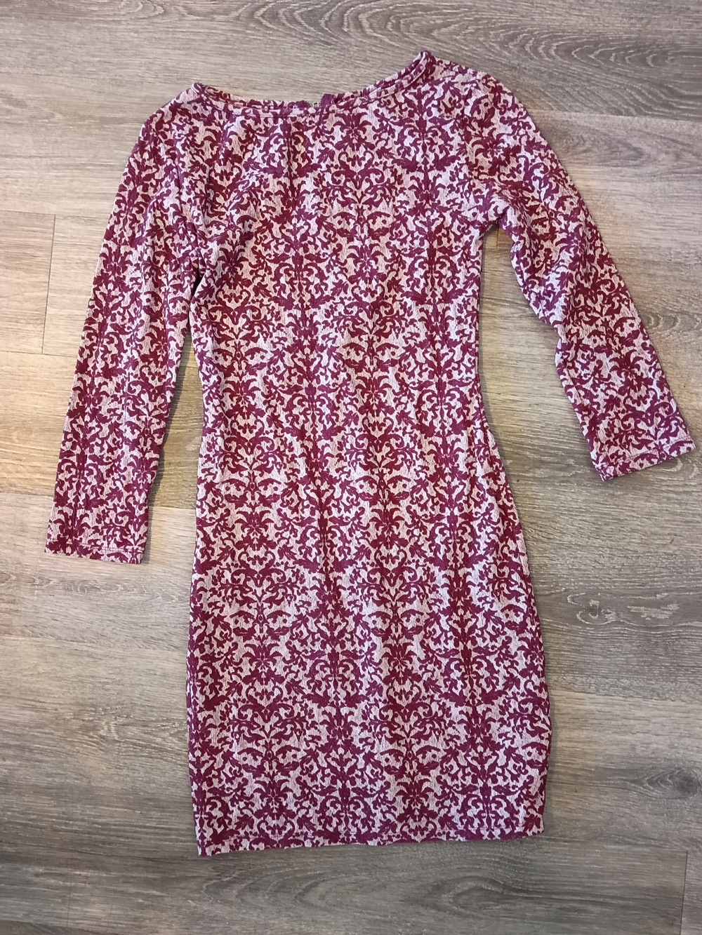 Xhilaration Burgundy and White Long Sleeve Patterned Sheath Dress